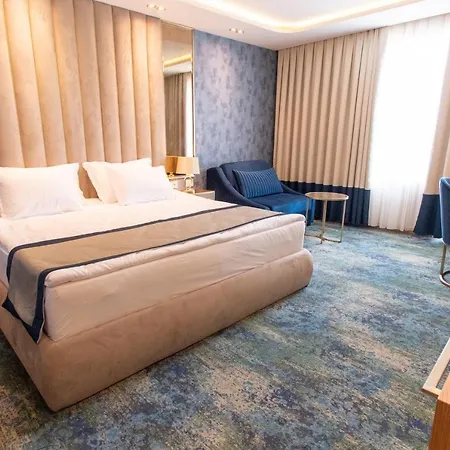 адмирал - ултра ол инклузив и частен плаж 5*