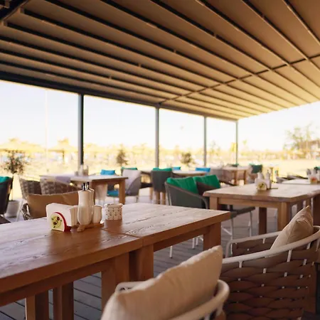 адмирал - ултра ол инклузив и частен плаж Златни пясъци