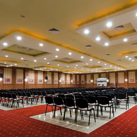 адмирал - ултра ол инклузив и частен плаж Хотел 5*