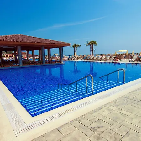 адмирал - ултра ол инклузив и частен плаж