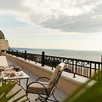 адмирал - ултра ол инклузив и частен плаж Хотел 5*