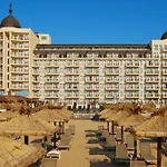 адмирал - ултра ол инклузив и частен плаж Златни пясъци